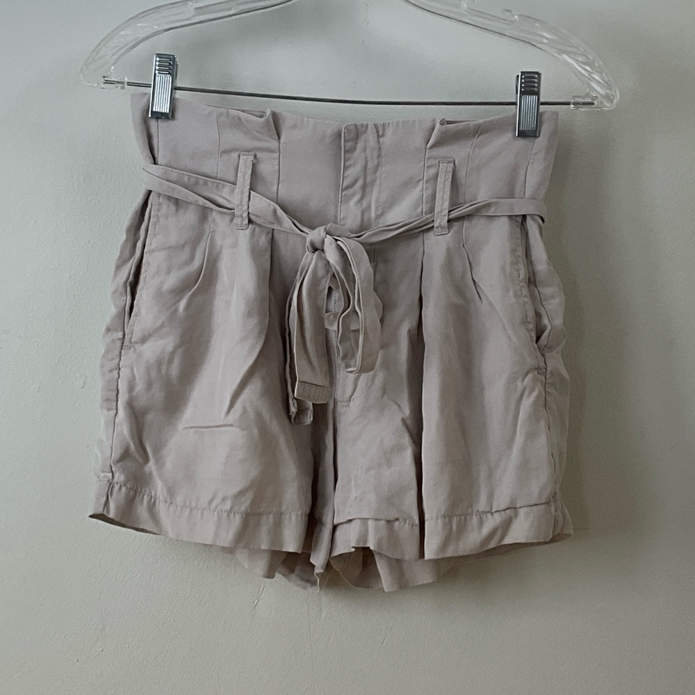 Abercrombie & Fitch High-Waist Tie-Front Shorts — Light Beige